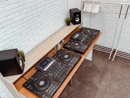 Фото Pioneer DJ School