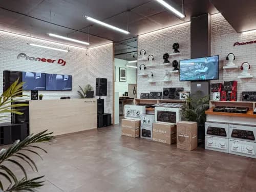 Фото Pioneer DJ School