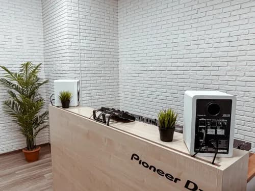 Фото Pioneer DJ School