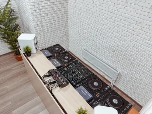 Фото Pioneer DJ School