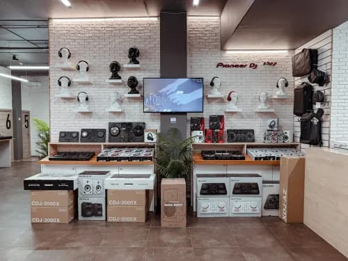 Фото Pioneer DJ School