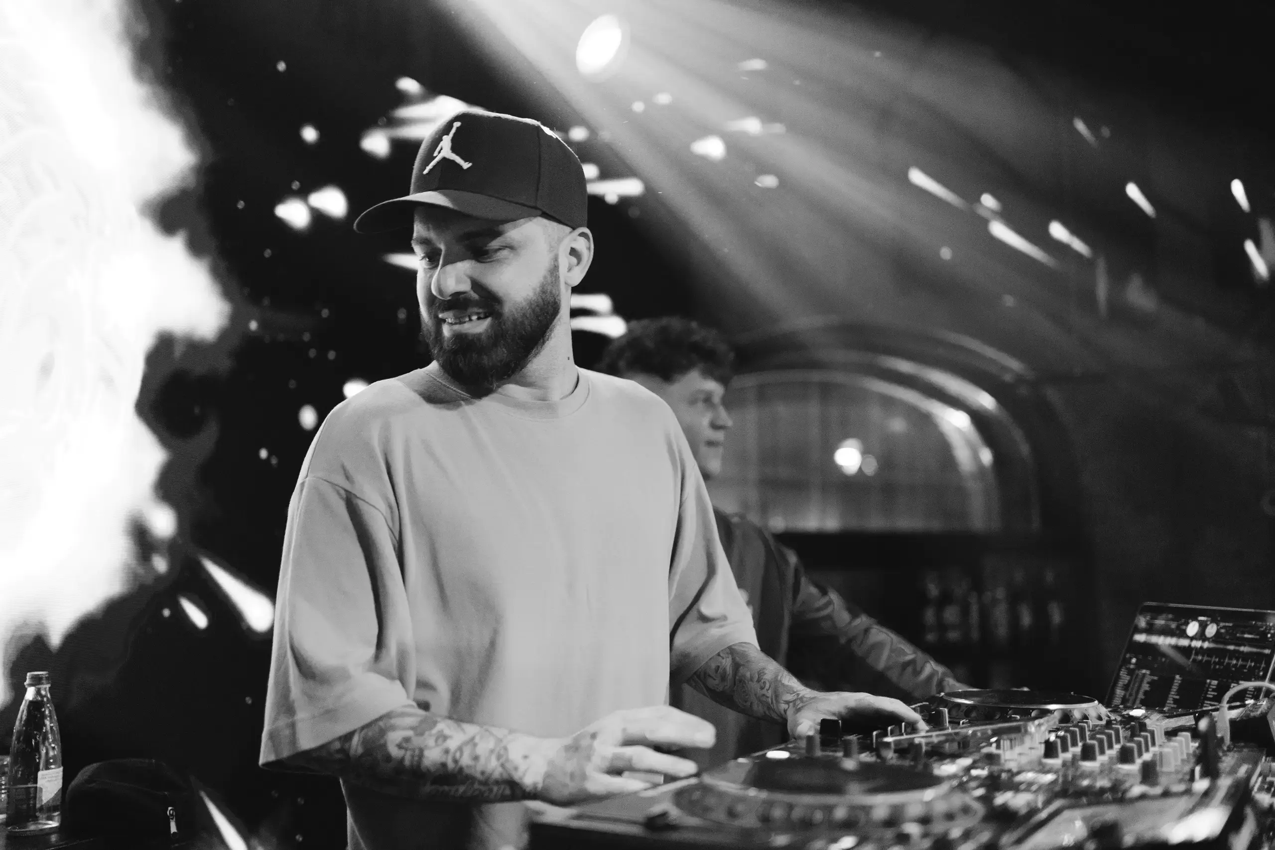 Слайд из фотографий школы Pioneer DJ School